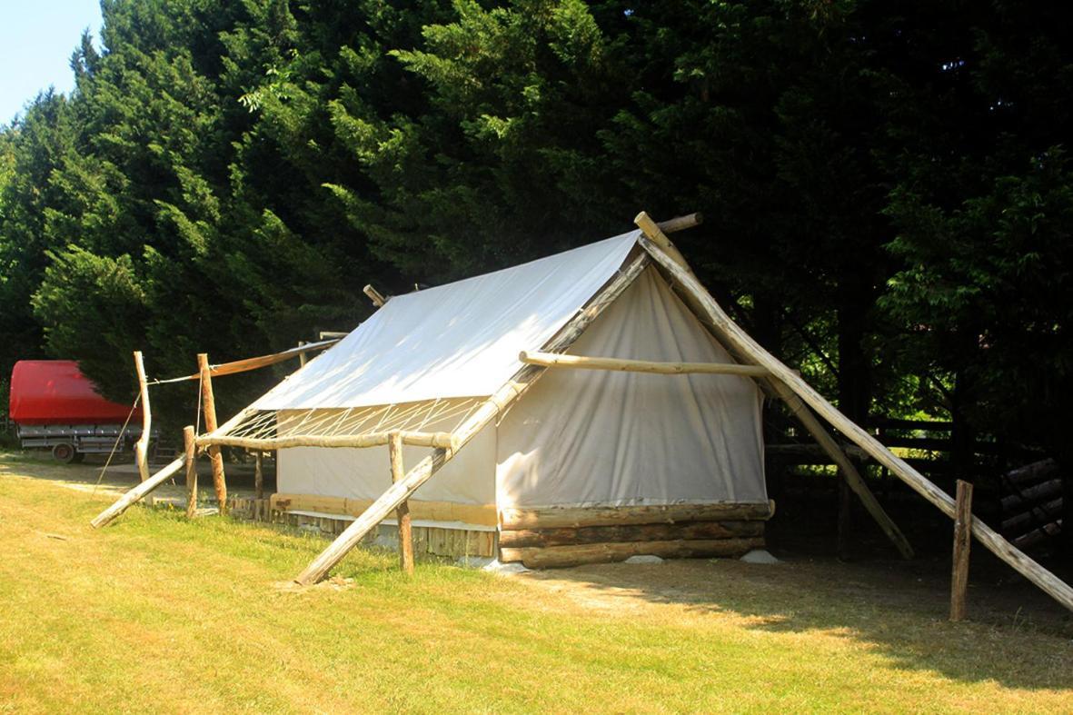 Tente Trappeur Ada, Au Jardin De La Vouivre Saint-Vincent-en-Bresse Esterno foto