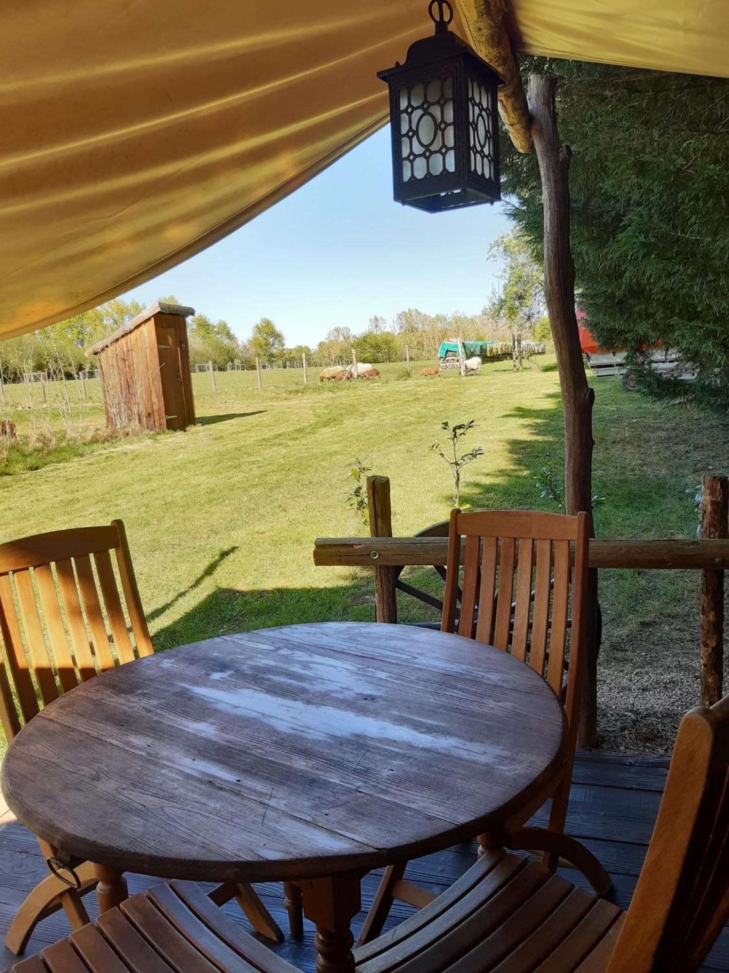 Tente Trappeur Ada, Au Jardin De La Vouivre Saint-Vincent-en-Bresse Esterno foto